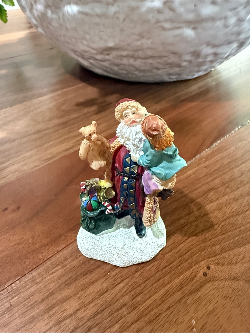 Holiday Santa Figurine with Bag of Toys withChild - 2.5" Figurine